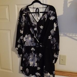 Torrid black and blue floral kimono blouse size 3x
